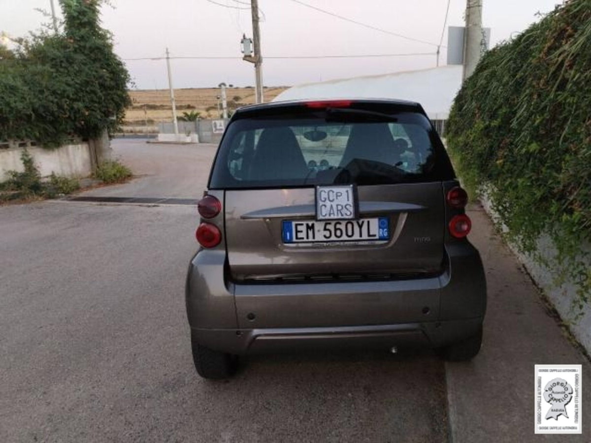 smart Fortwo 1000 52 kW MHD coupé pure (4)