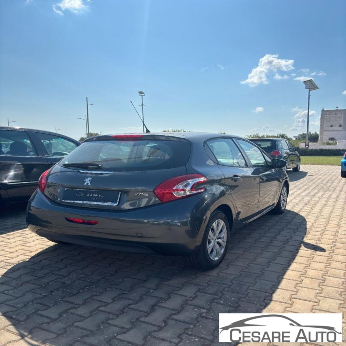 Peugeot 208 VTi 82 CV 5 porte Allure (3)