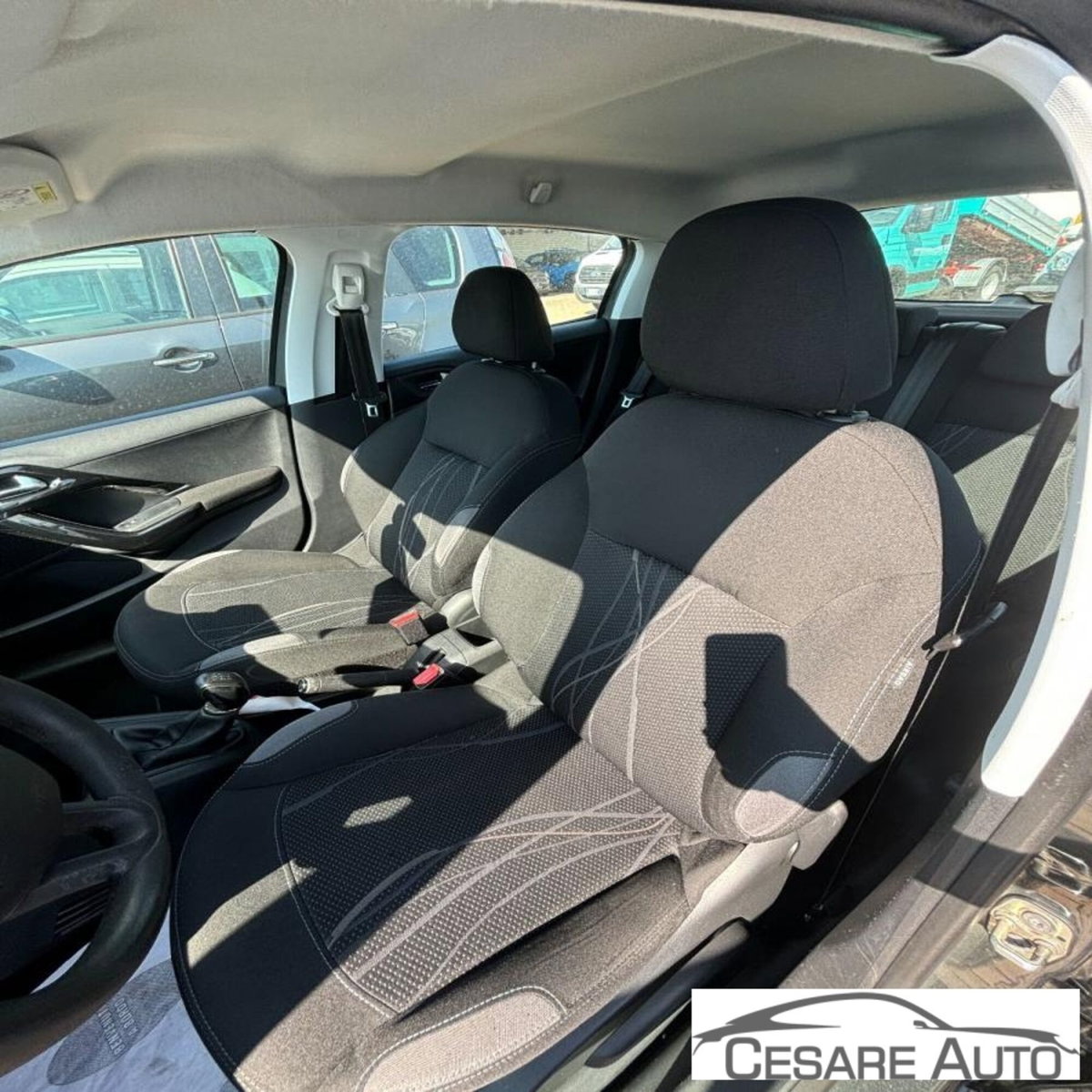 Peugeot 208 VTi 82 CV 5 porte Allure (9)