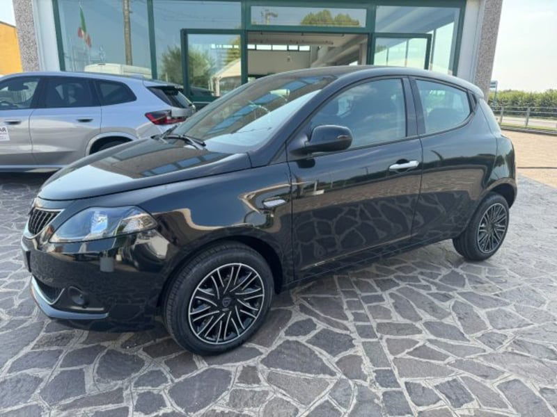 Lancia Ypsilon 1.0 FireFly 5 porte S&S Hybrid Ecochic Silver