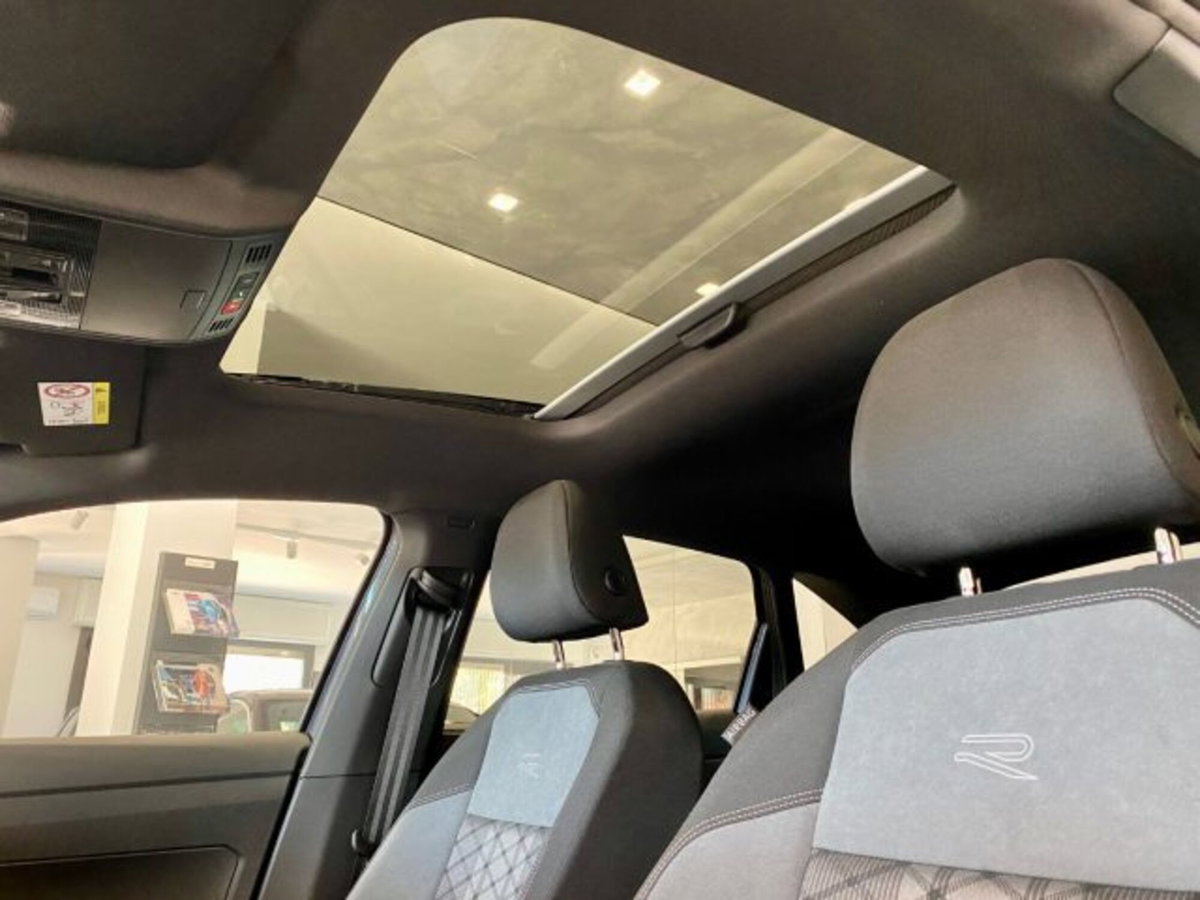 Volkswagen Taigo 1.0 tsi R-Line 115cv (13)
