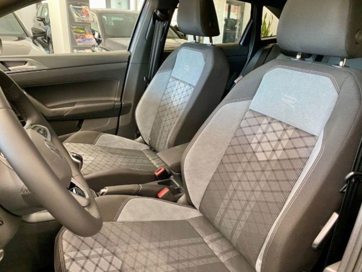 Volkswagen Taigo 1.0 tsi R-Line 115cv (10)
