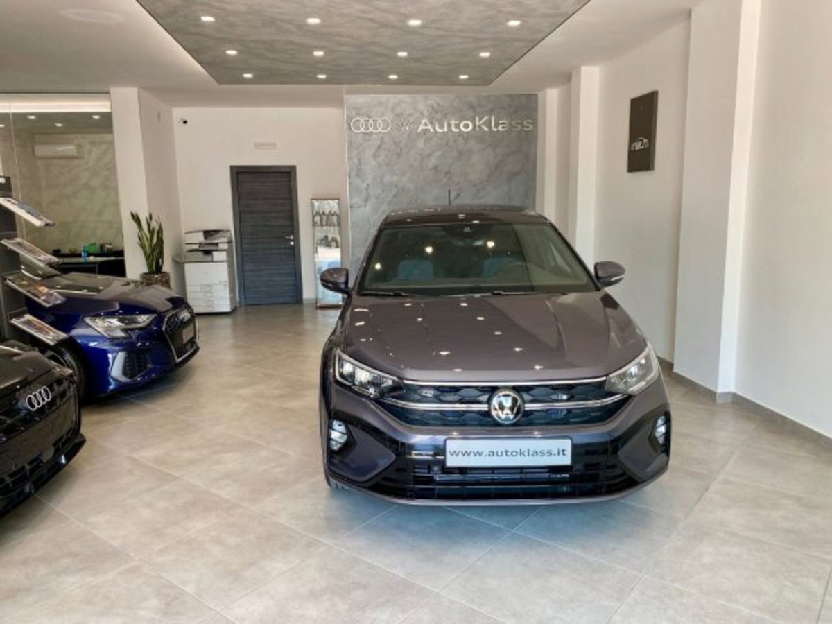 Volkswagen Taigo 1.0 tsi R-Line 115cv (2)