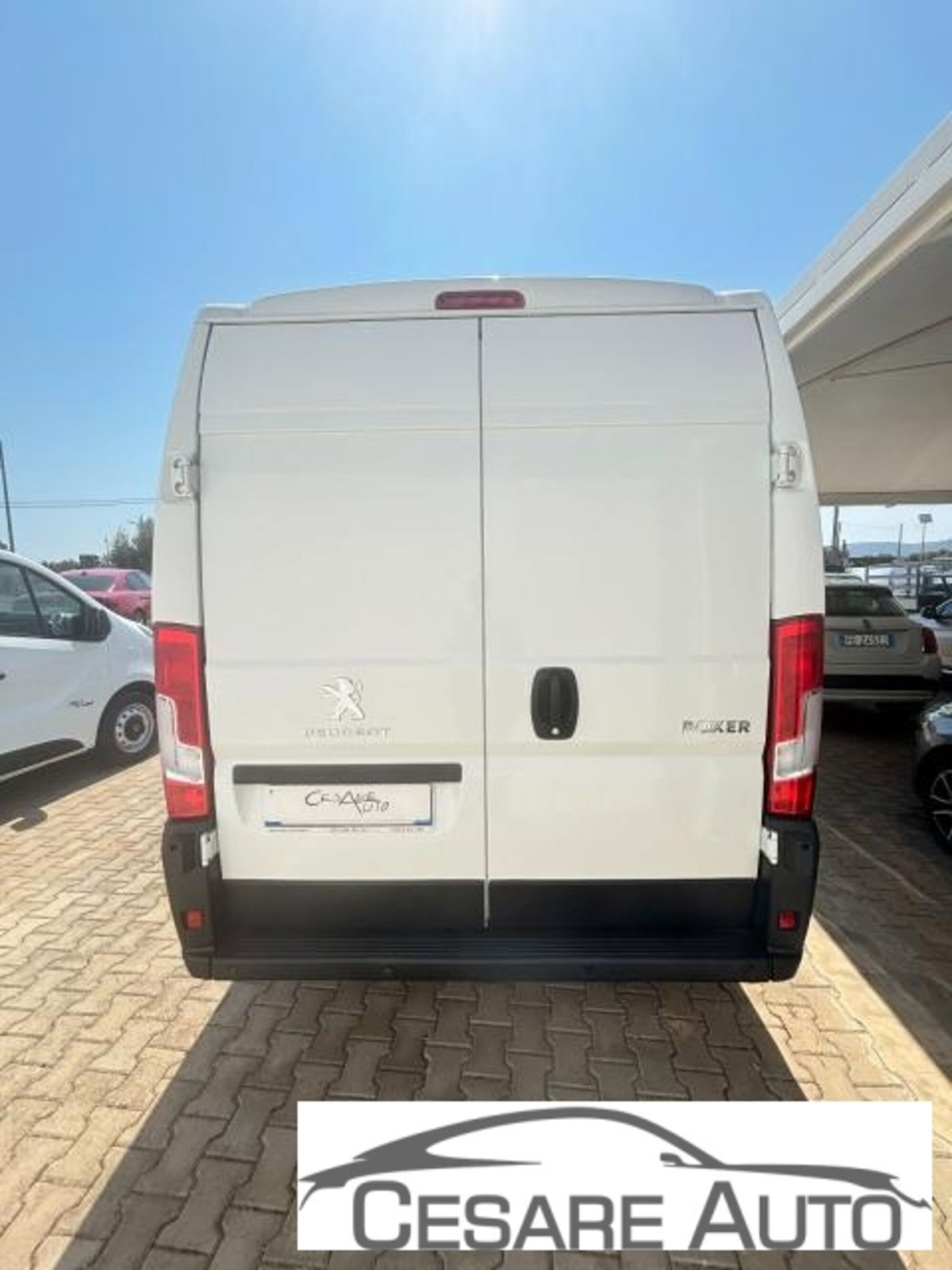 Peugeot Boxer Furgone 335 2.0 BlueHDi 130CV PC-TN Furgone (4)