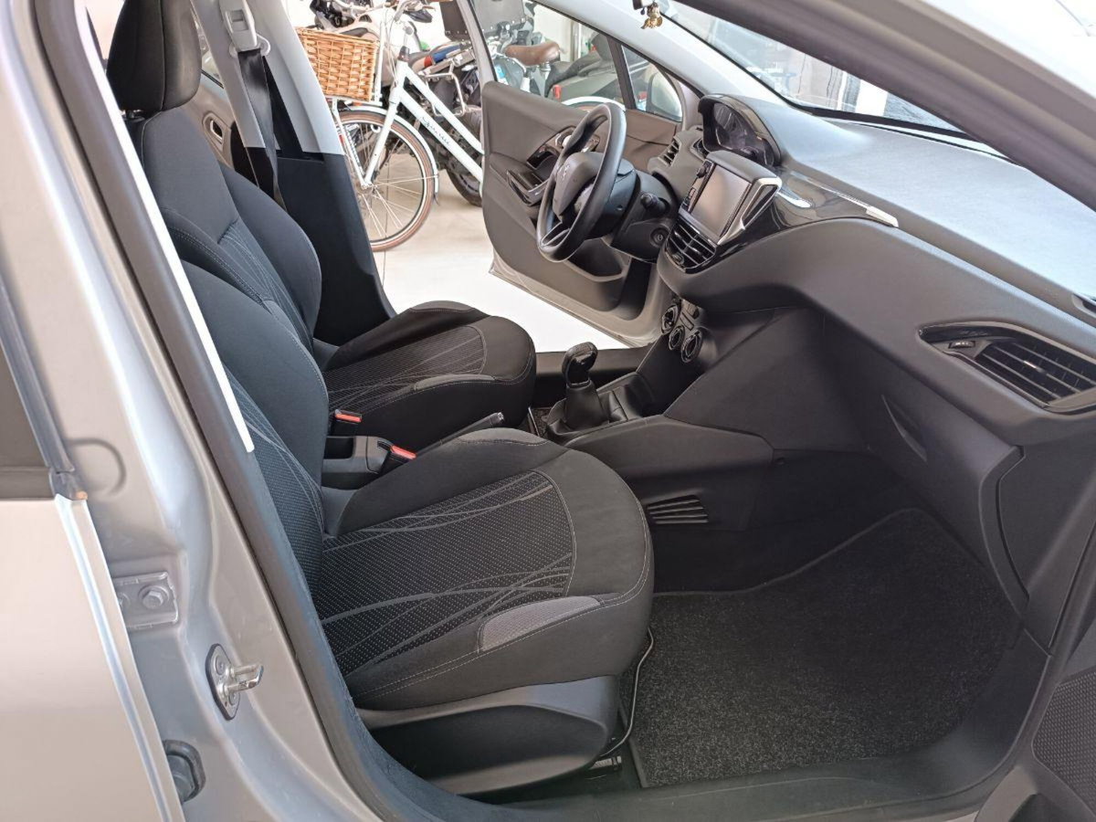 Peugeot 208 VTi 82 CV 5 porte Allure (15)
