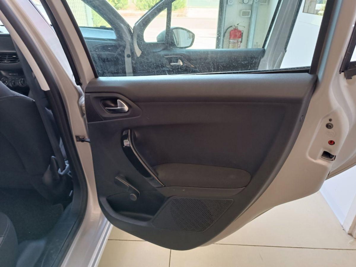 Peugeot 208 VTi 82 CV 5 porte Allure (16)