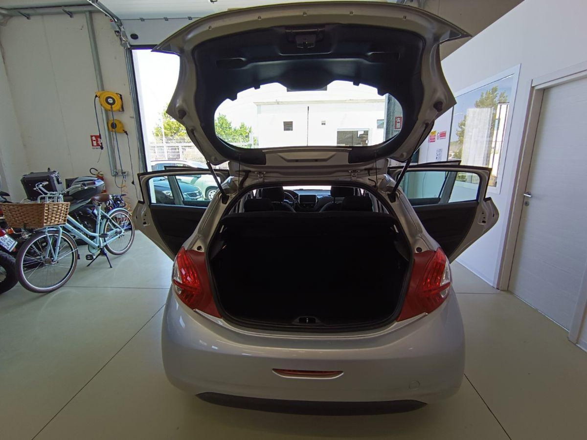 Peugeot 208 VTi 82 CV 5 porte Allure (18)