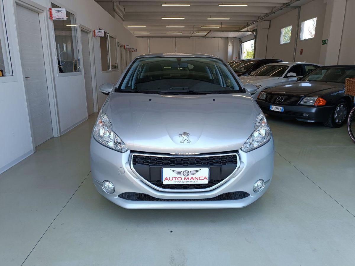 Peugeot 208 VTi 82 CV 5 porte Allure (2)