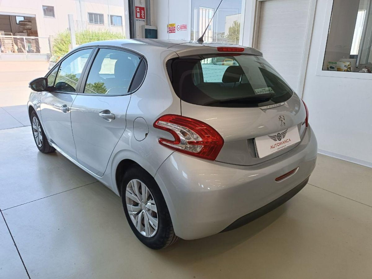 Peugeot 208 VTi 82 CV 5 porte Allure (6)