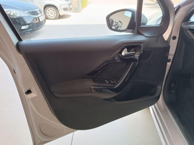 Peugeot 208 VTi 82 CV 5 porte Allure (7)