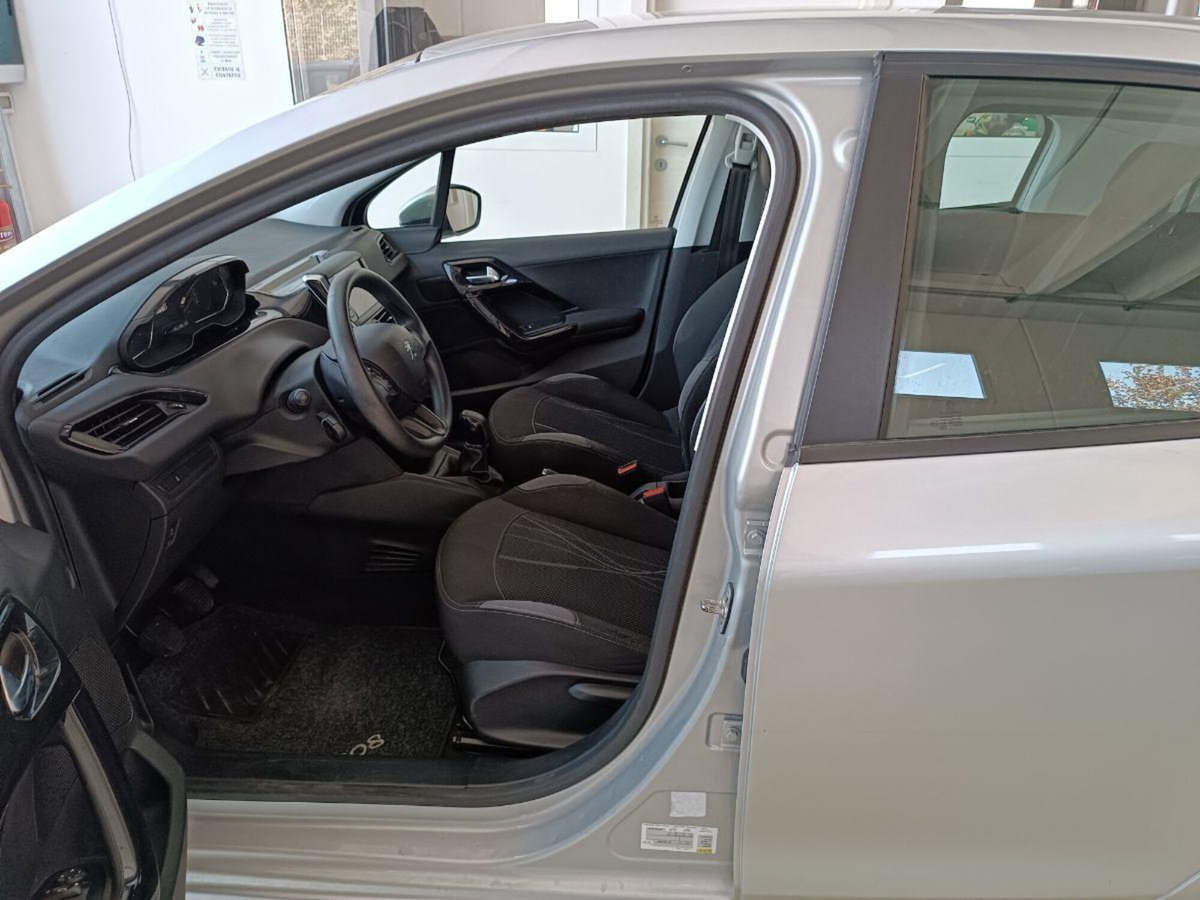 Peugeot 208 VTi 82 CV 5 porte Allure (8)