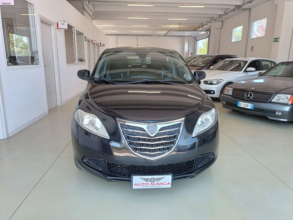 Lancia Ypsilon 1.3 MJT 16V 95 CV 5 porte S&S Platinum (2)
