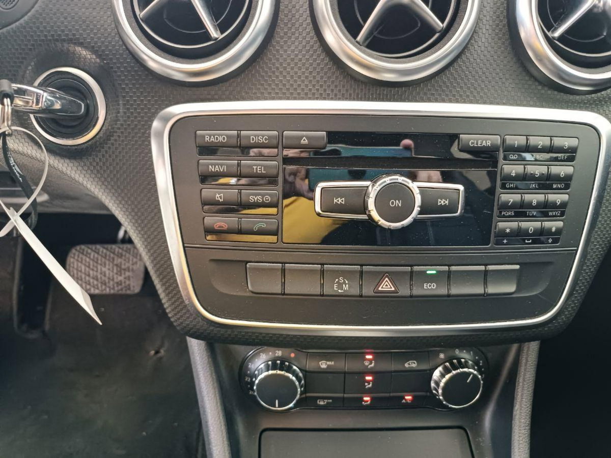 Mercedes-Benz Classe A 180 CDI BlueEFFICIENCY Automatic Premium (12)