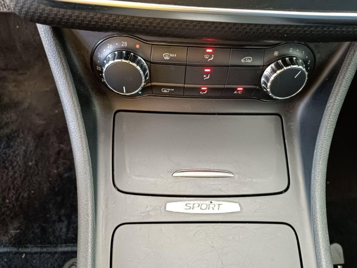 Mercedes-Benz Classe A 180 CDI BlueEFFICIENCY Automatic Premium (13)