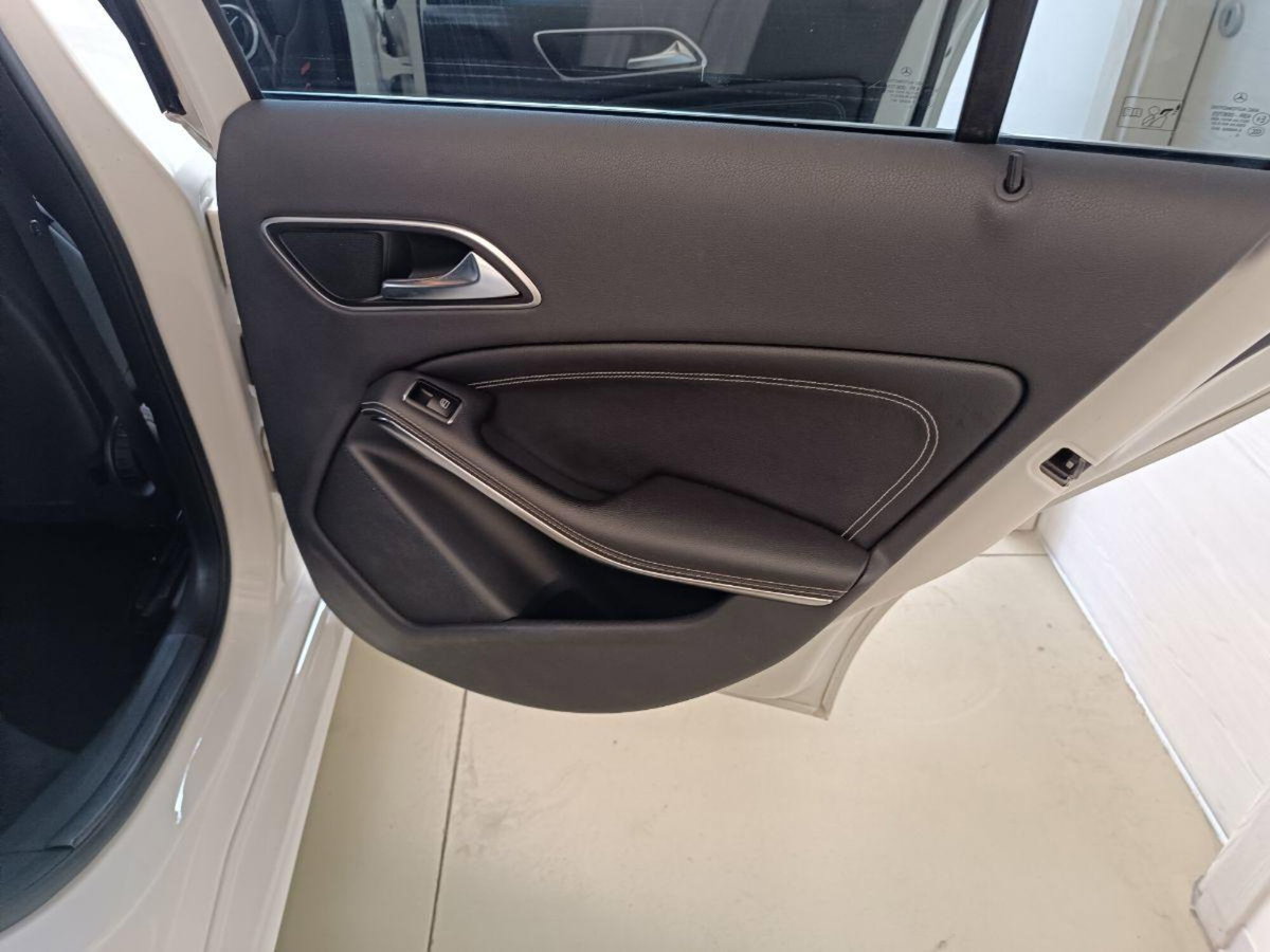 Mercedes-Benz Classe A 180 CDI BlueEFFICIENCY Automatic Premium (17)