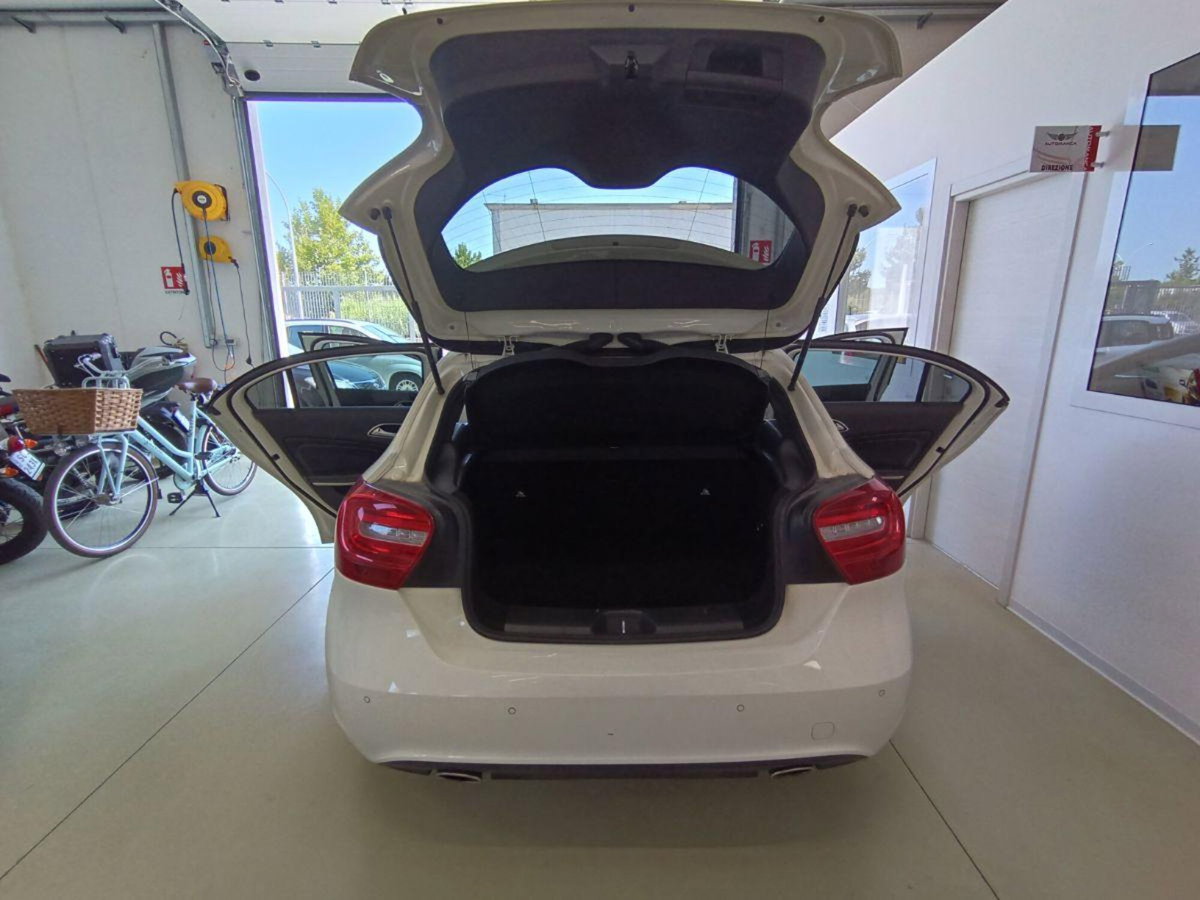 Mercedes-Benz Classe A 180 CDI BlueEFFICIENCY Automatic Premium (19)