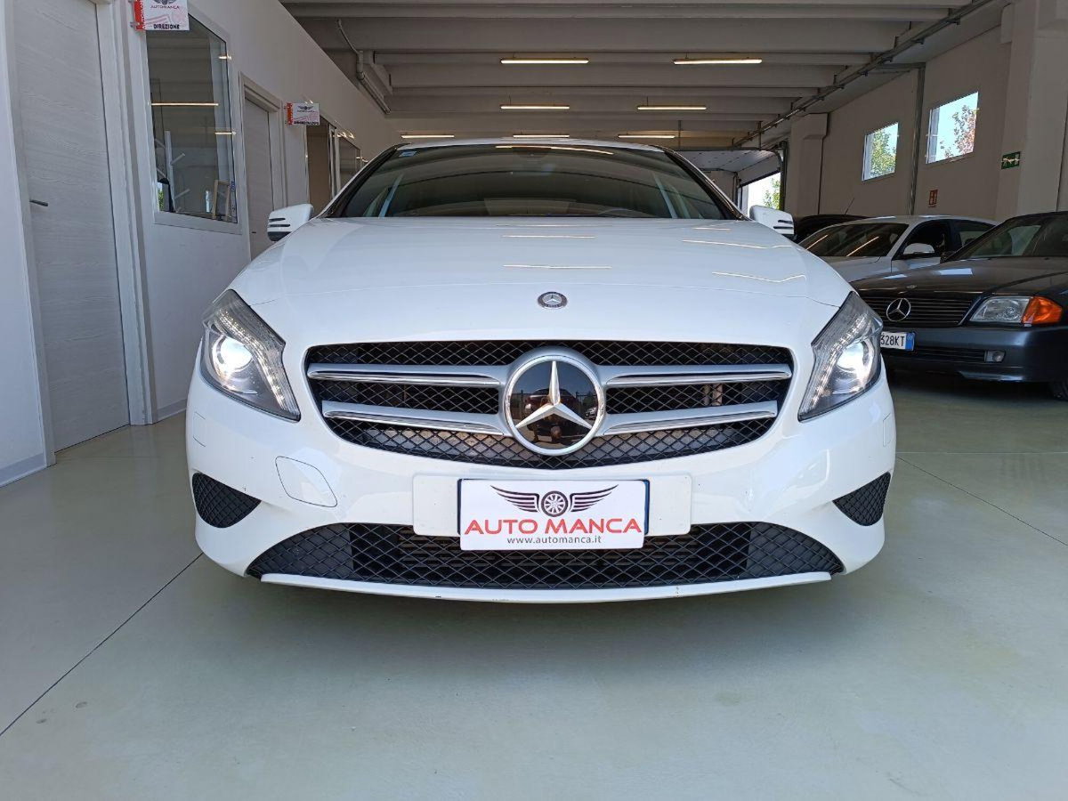 Mercedes-Benz Classe A 180 CDI BlueEFFICIENCY Automatic Premium (2)