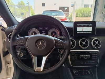 Mercedes-Benz Classe A 180 CDI BlueEFFICIENCY Automatic Premium (9)