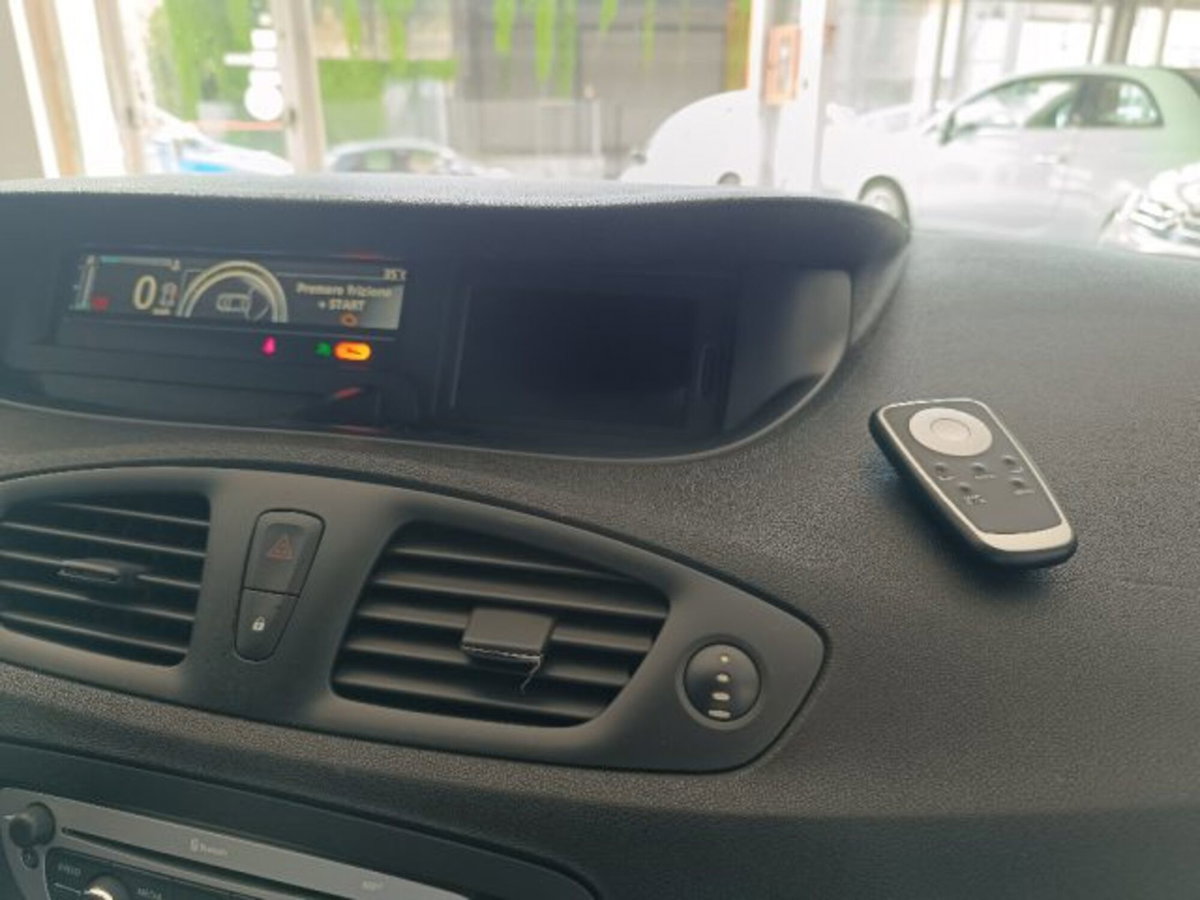 Renault Scenic E-Tech Electric XMod 1.5 dCi 110CV EDC Bose (14)