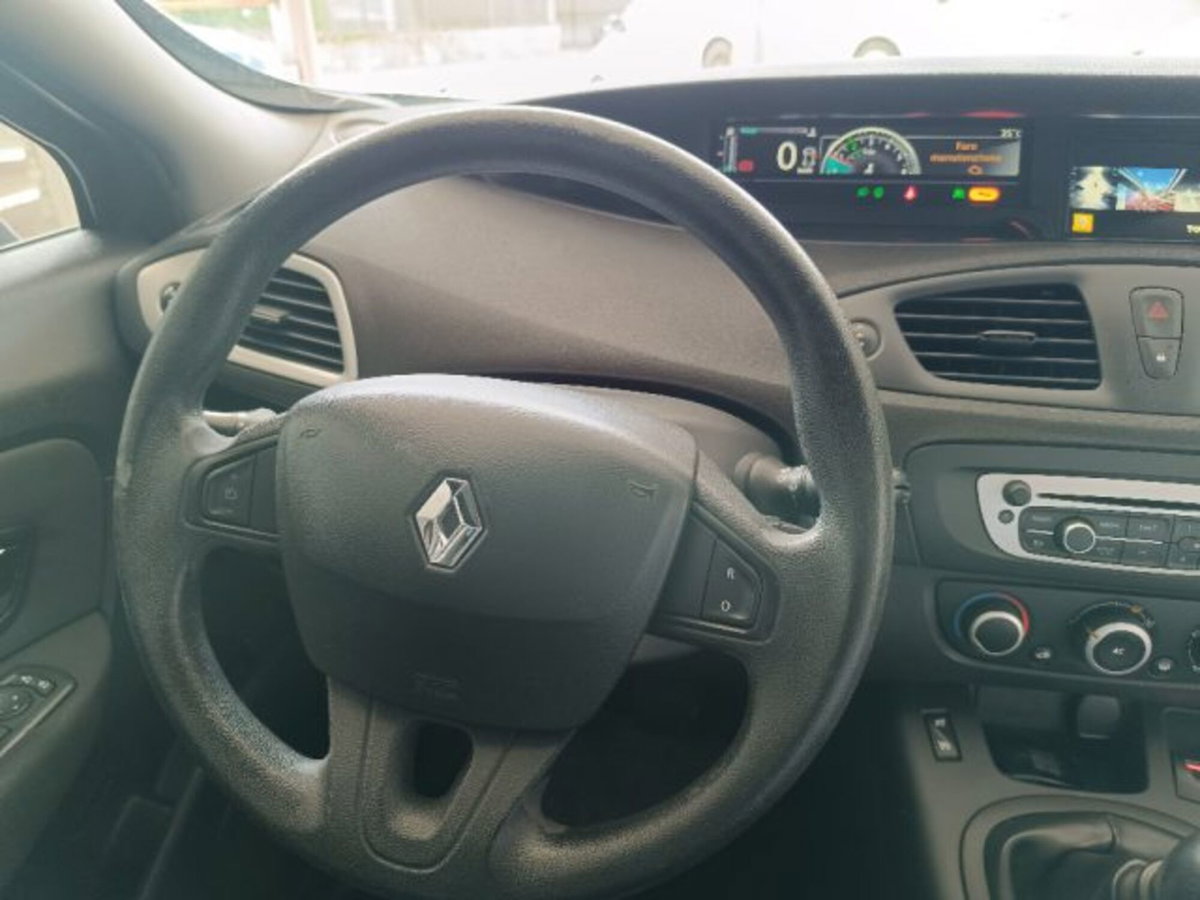 Renault Scenic E-Tech Electric XMod 1.5 dCi 110CV EDC Bose (15)