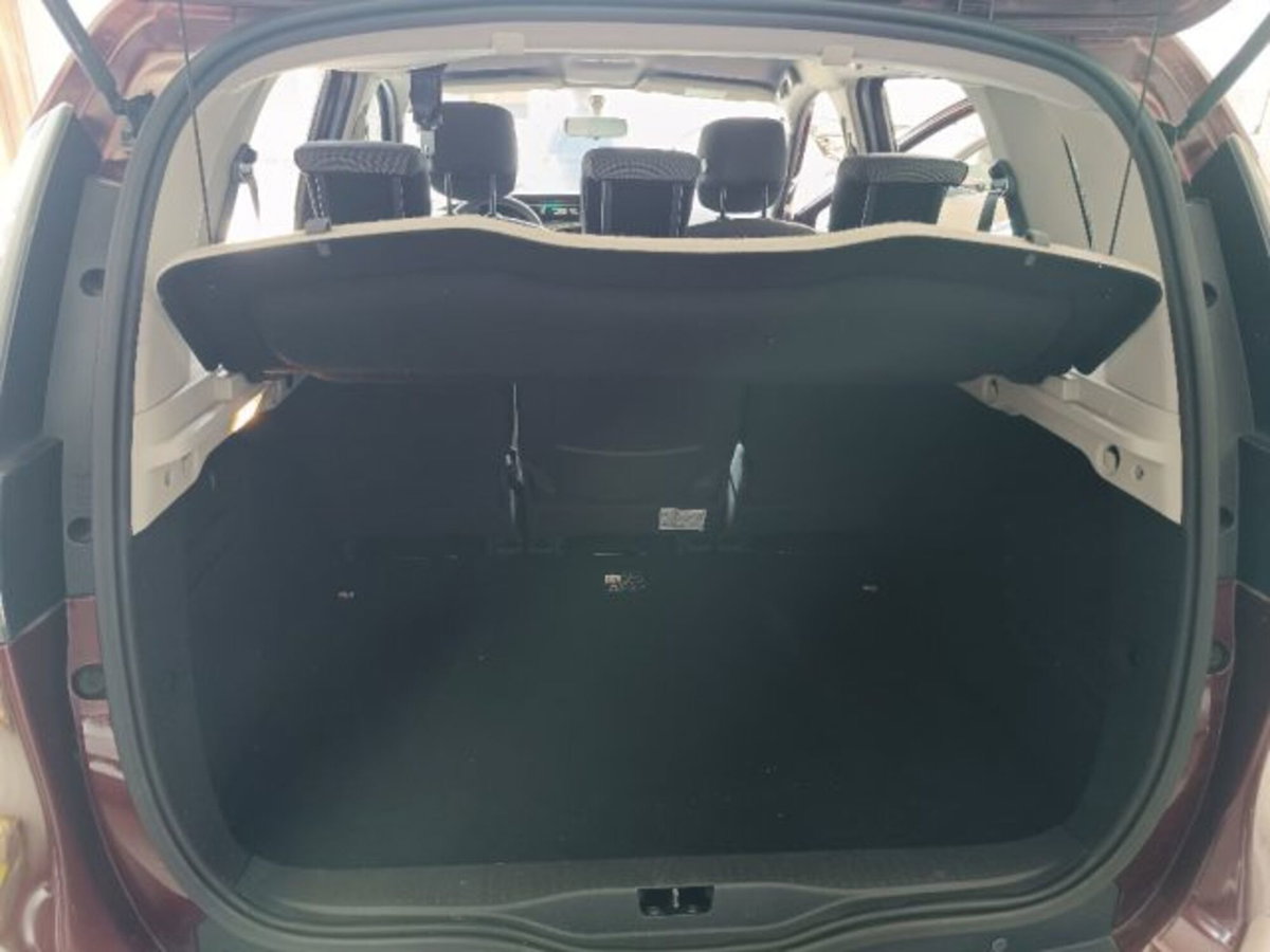 Renault Scenic E-Tech Electric XMod 1.5 dCi 110CV EDC Bose (7)