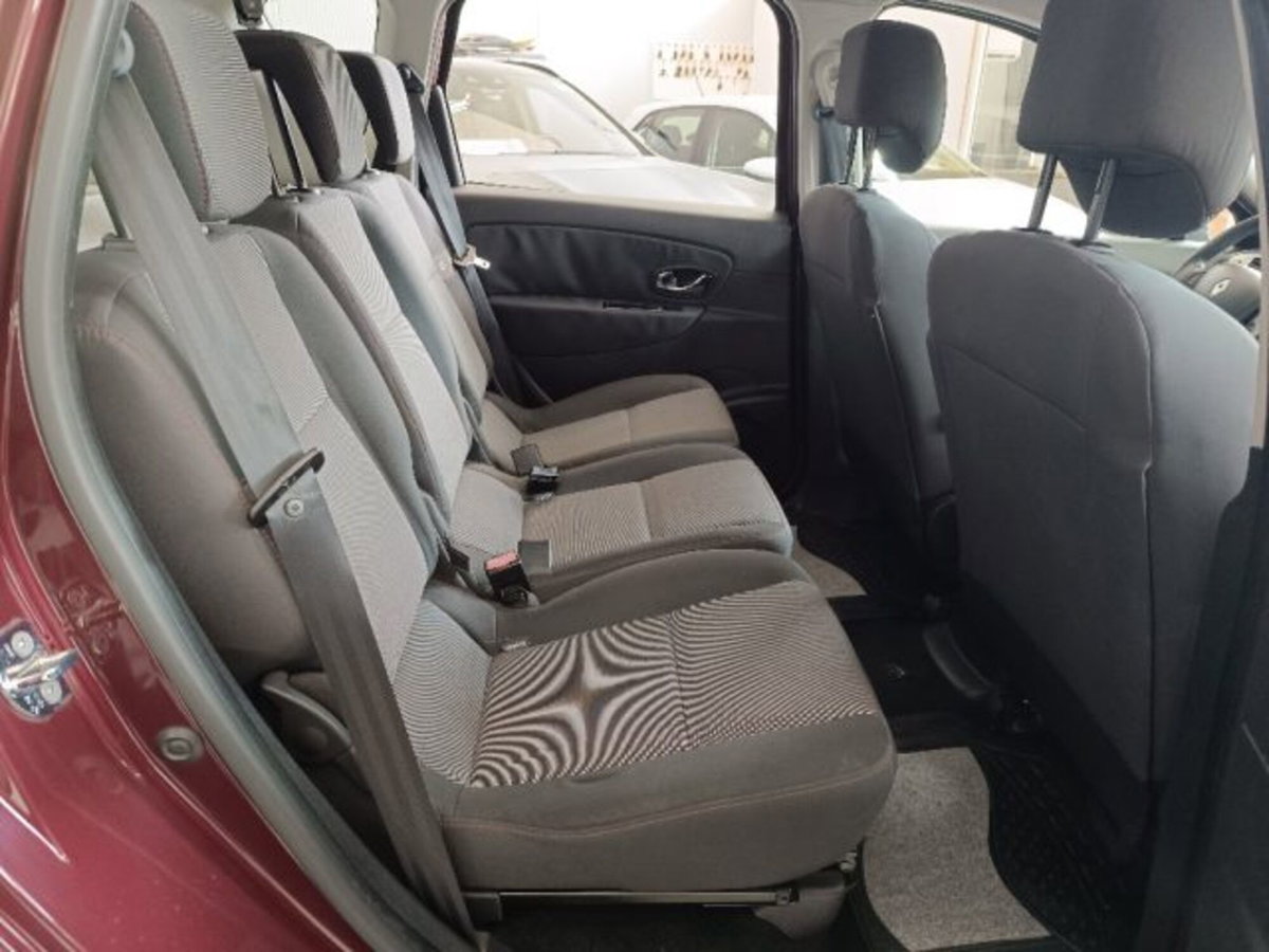 Renault Scenic E-Tech Electric XMod 1.5 dCi 110CV EDC Bose (9)