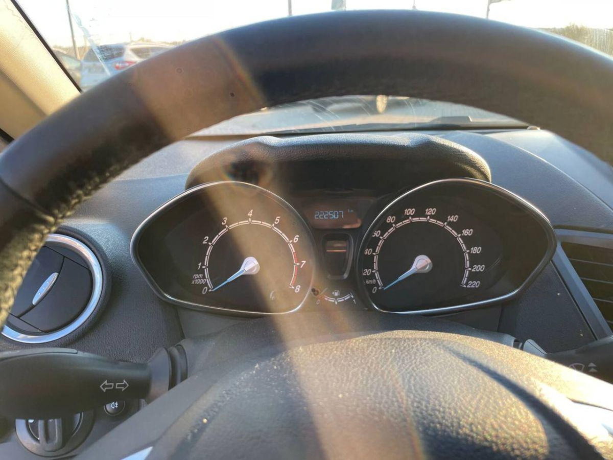 Ford Fiesta Plus 1.4 5 porte Bz.- GPL (11)