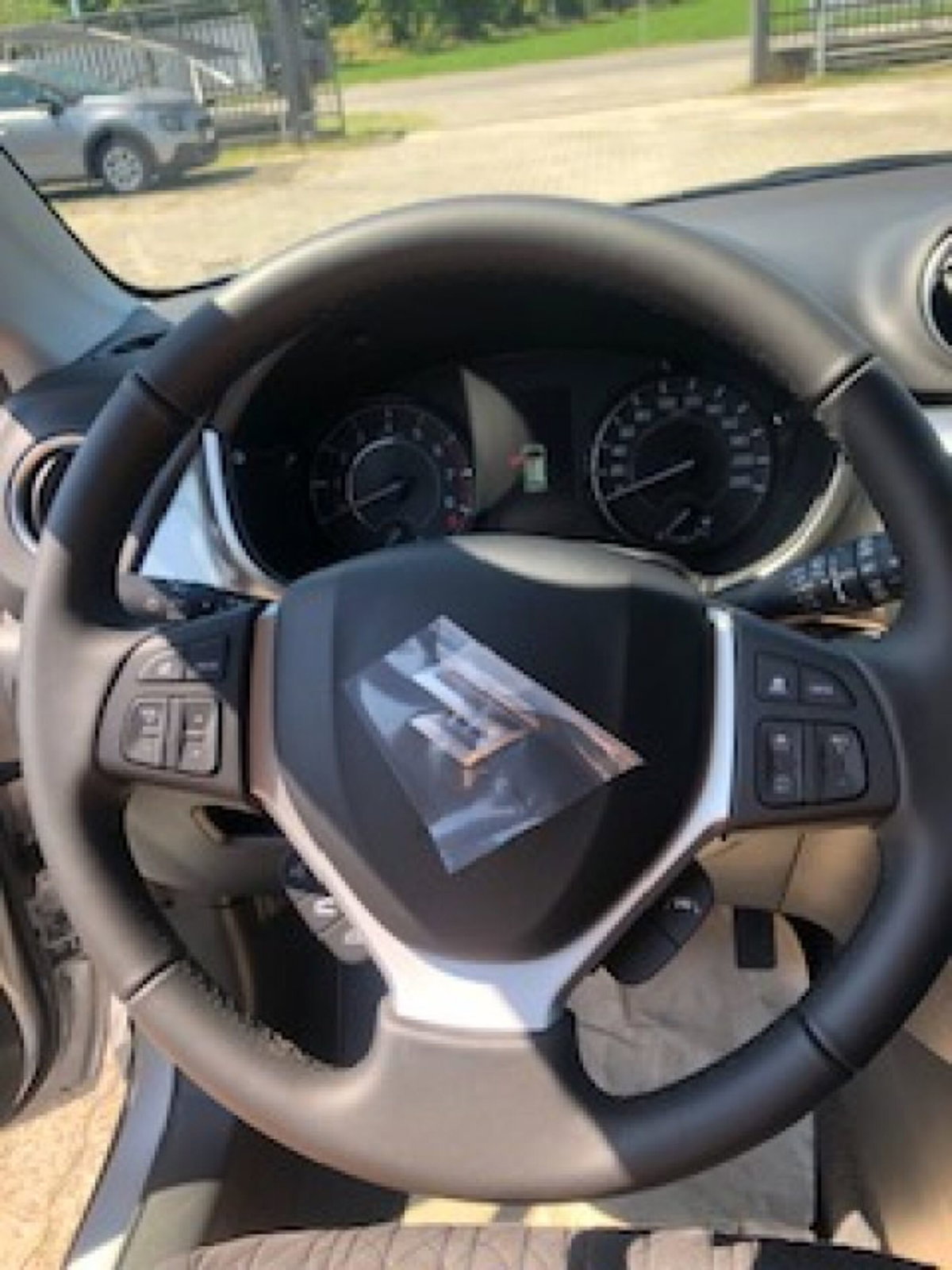 Suzuki Vitara 1.4h Top 2wd 110cv (7)