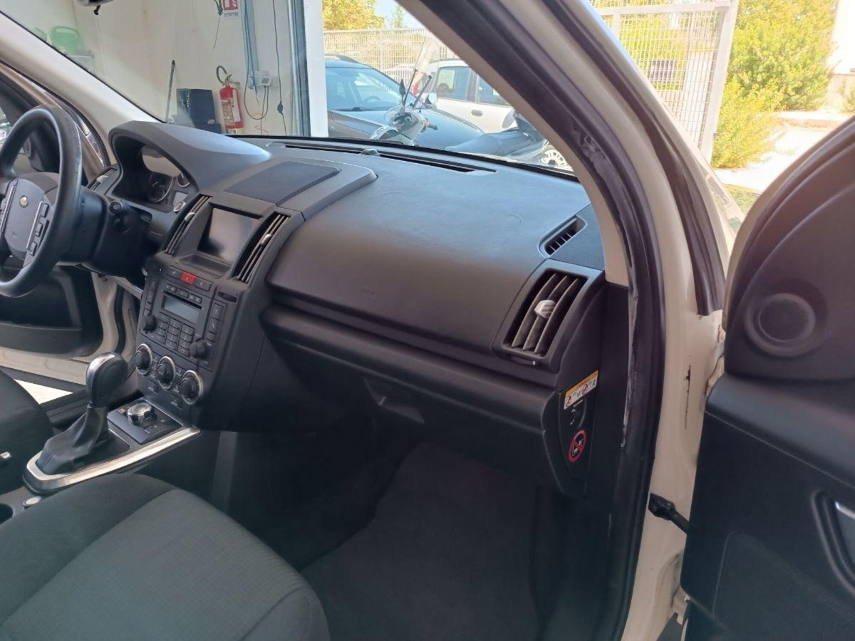 Land Rover Freelander 2.2 TD4 S.W. E (14)