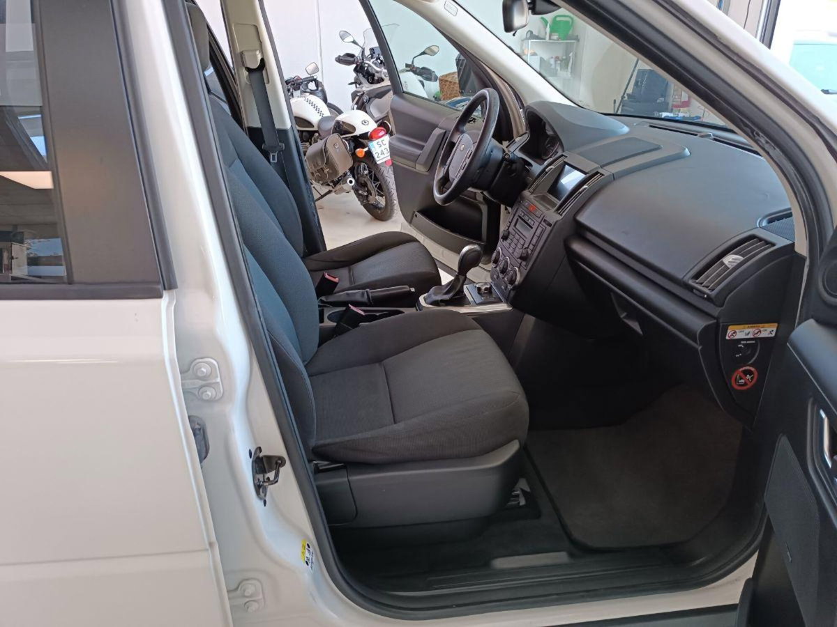 Land Rover Freelander 2.2 TD4 S.W. E (15)