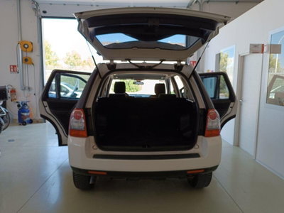 Land Rover Freelander 2.2 TD4 S.W. E (18)