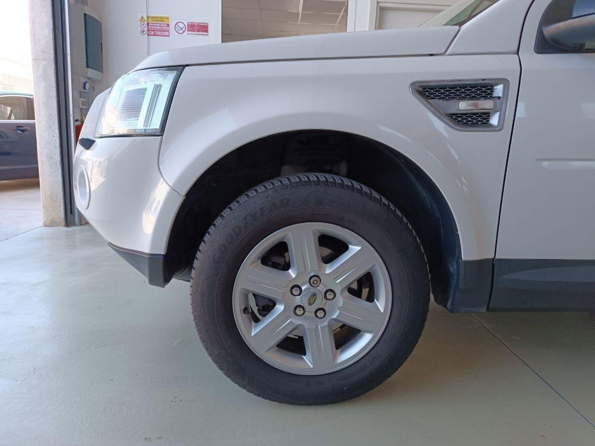 Land Rover Freelander 2.2 TD4 S.W. E (19)
