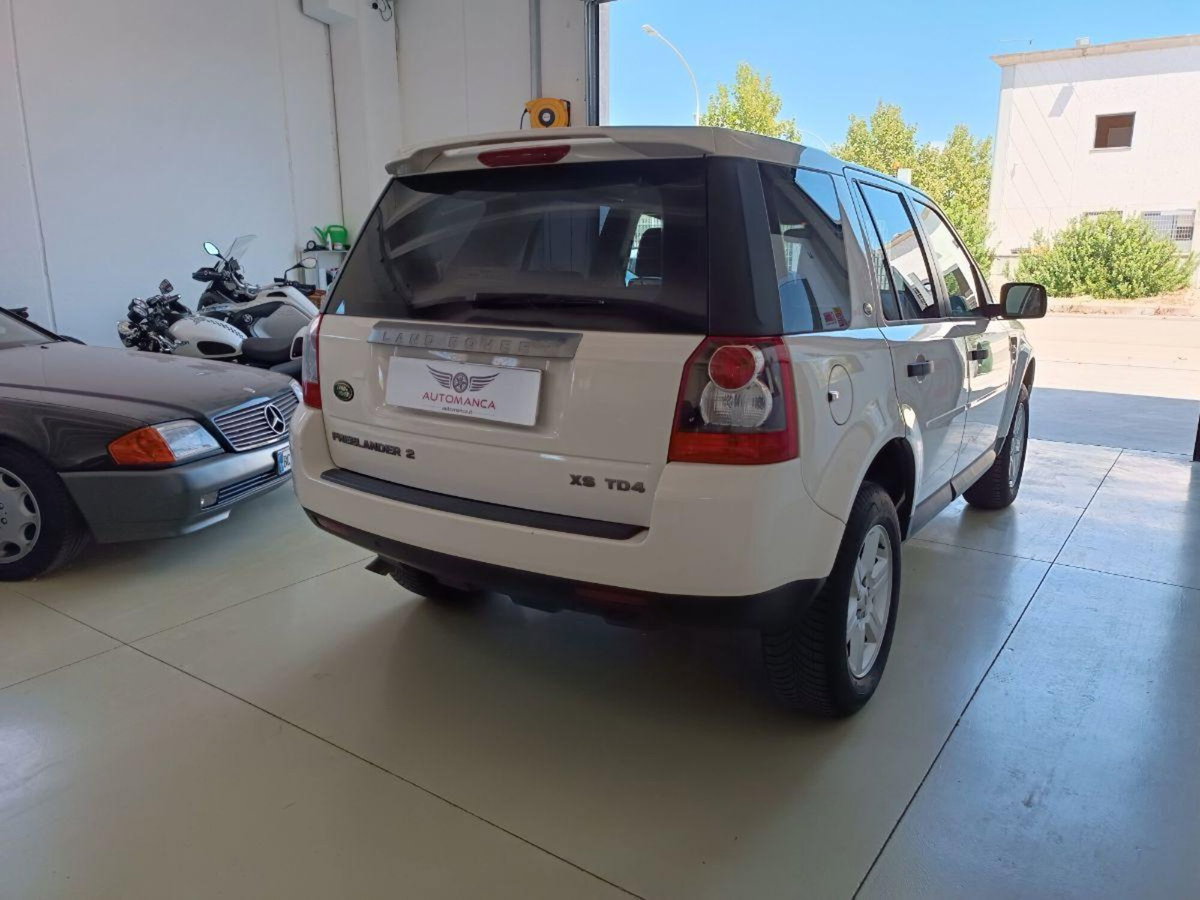 Land Rover Freelander 2.2 TD4 S.W. E (4)