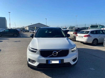 Volvo XC40 D3 AWD Geartronic (2)