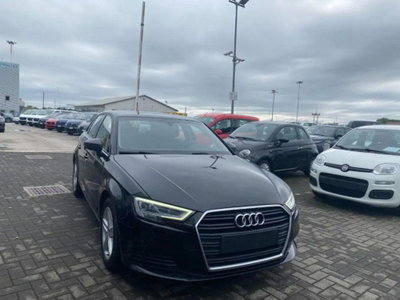 Audi A3 Sportback 2.0 tdi Business 116cv (2)