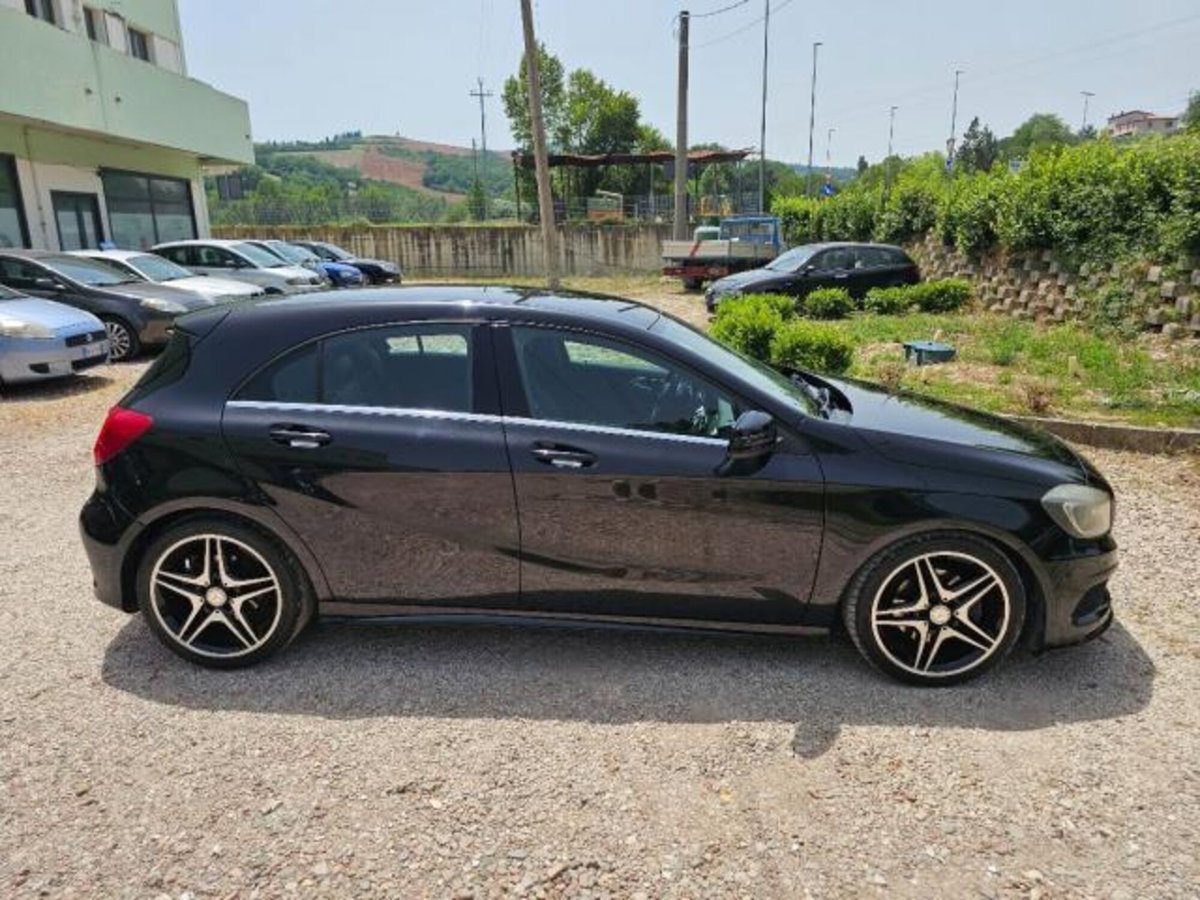 Mercedes-Benz Classe A 200 CDI BlueEFFICIENCY Premium (11)