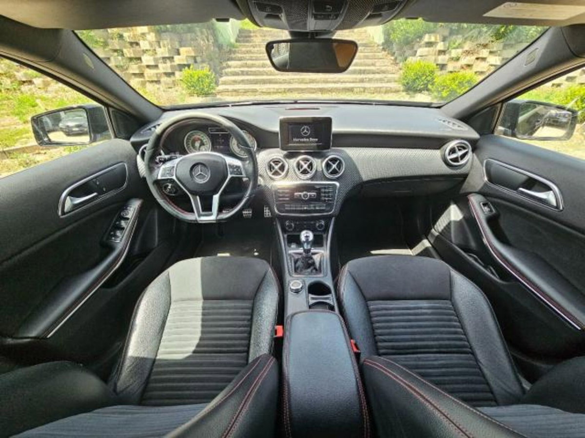 Mercedes-Benz Classe A 200 CDI BlueEFFICIENCY Premium (14)