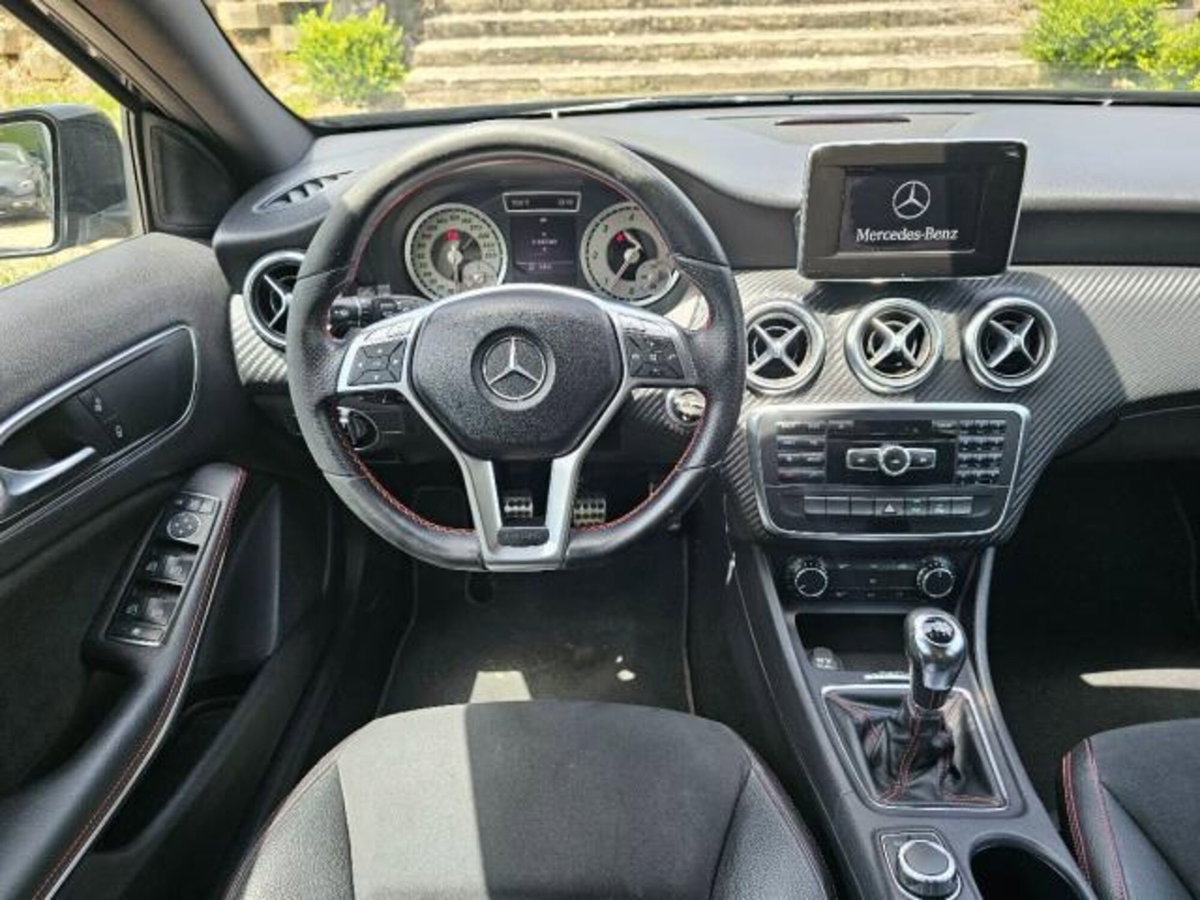 Mercedes-Benz Classe A 200 CDI BlueEFFICIENCY Premium (16)