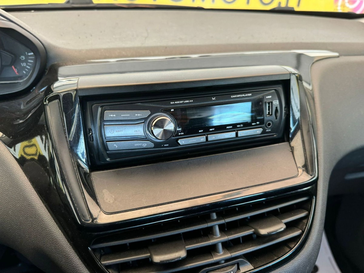 Peugeot 208 VTi 68 CV 5 porte Access (11)