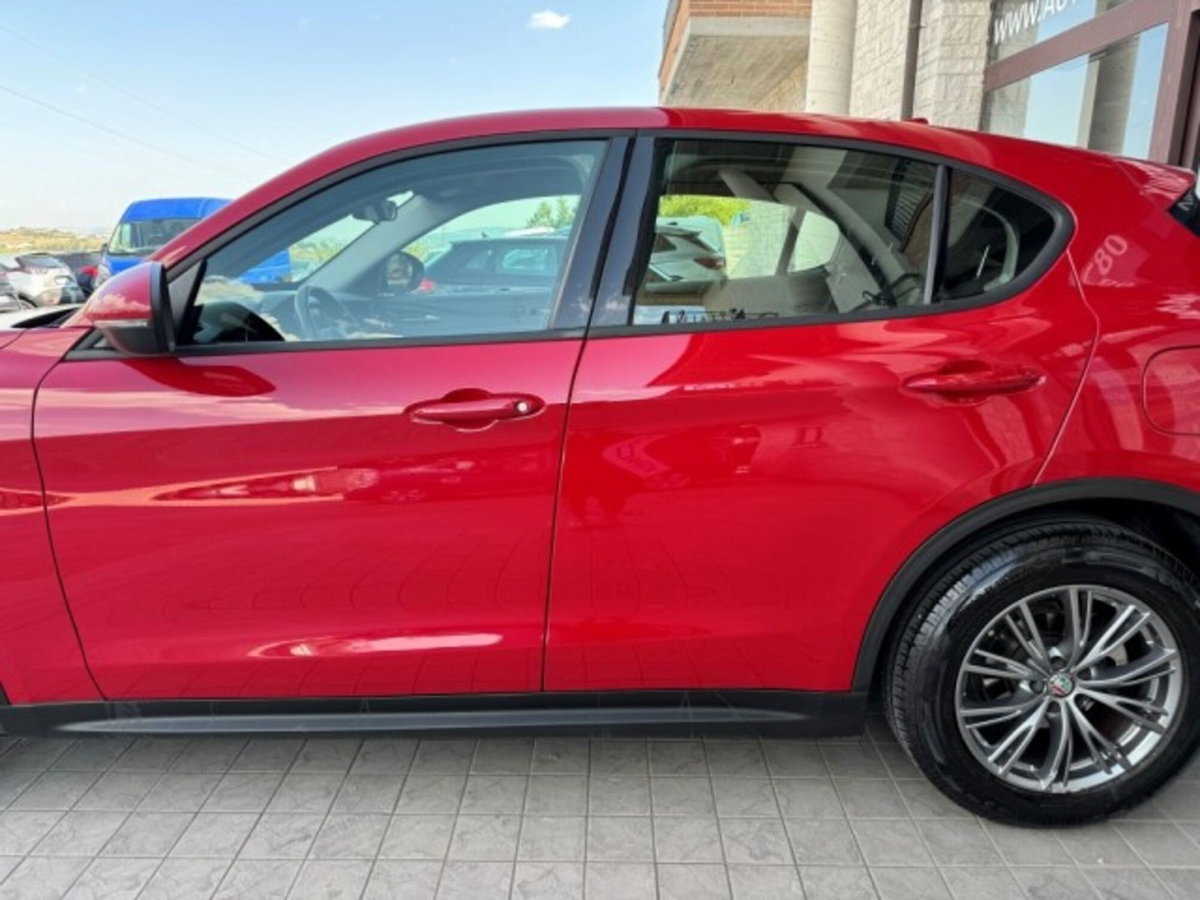 Alfa Romeo Stelvio 2.2 t Intensa rwd 160cv auto (12)