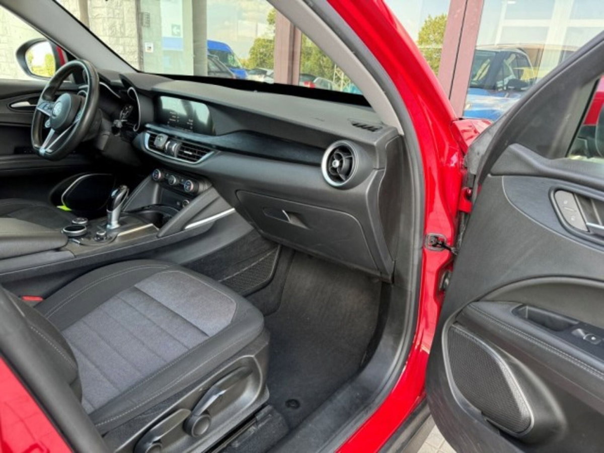 Alfa Romeo Stelvio 2.2 t Intensa rwd 160cv auto (17)