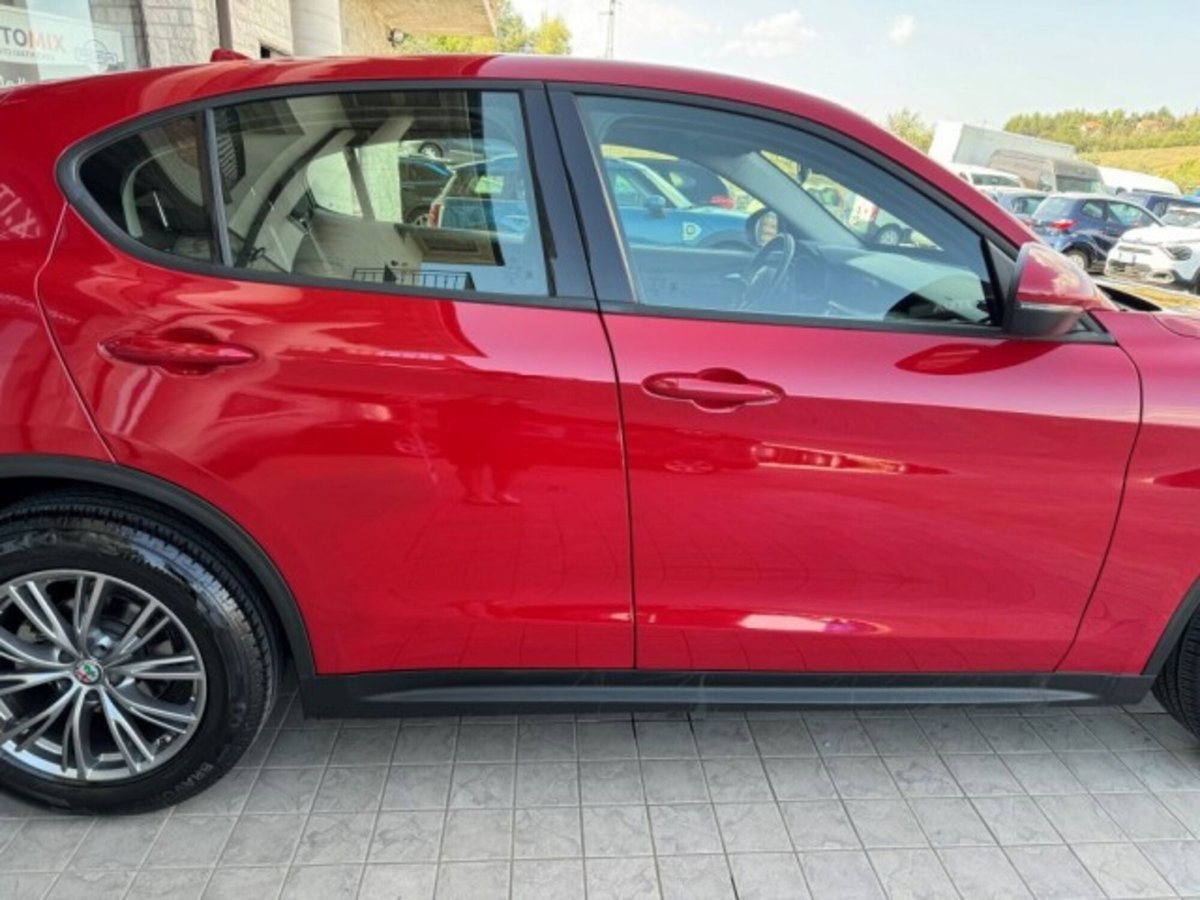 Alfa Romeo Stelvio 2.2 t Intensa rwd 160cv auto (9)