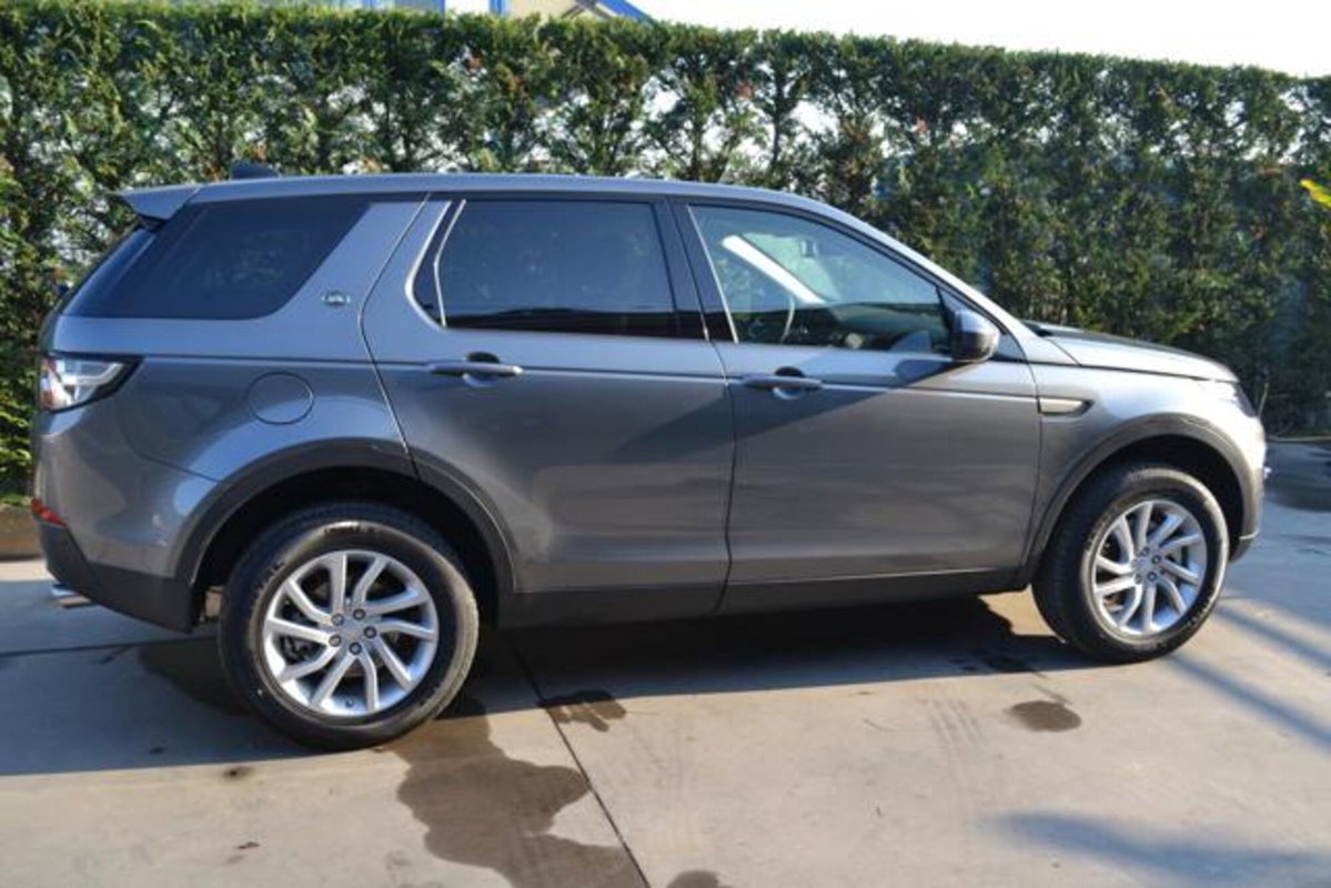 Land Rover Discovery Sport 2.0 TD4 150 CV SE (6)