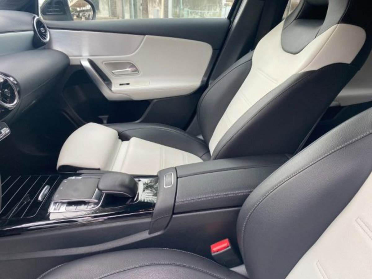 Mercedes-Benz Classe A 220 d Automatic Premium (7)