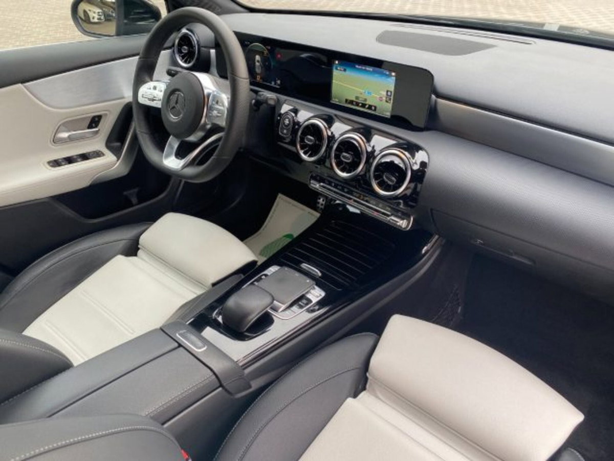 Mercedes-Benz Classe A 220 d Automatic Premium (9)