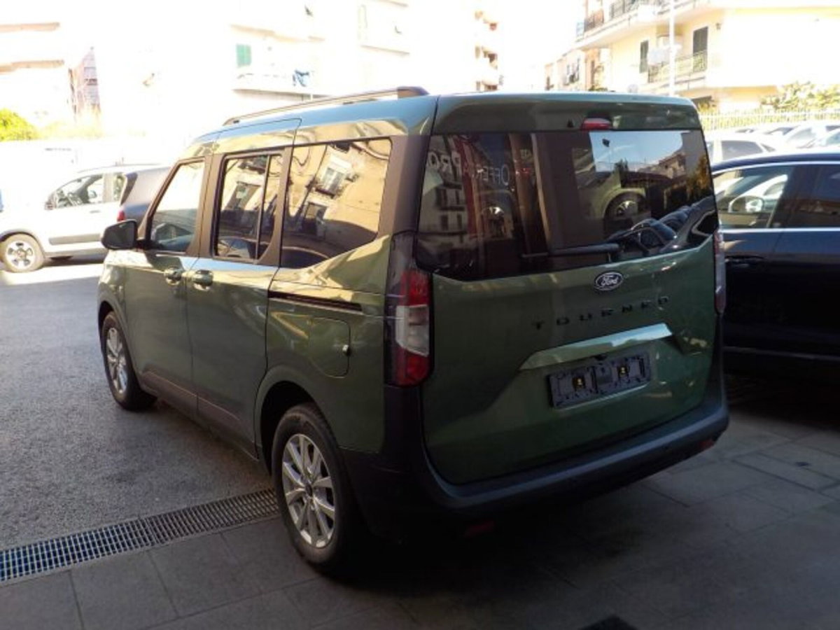 Ford Tourneo Courier 1.0 EcoBoost 100 CV Titanium (10)