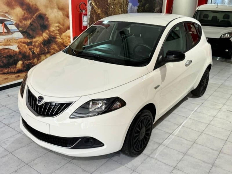 Lancia Ypsilon 1.0 FireFly 5 porte S&S Hybrid Silver Plus