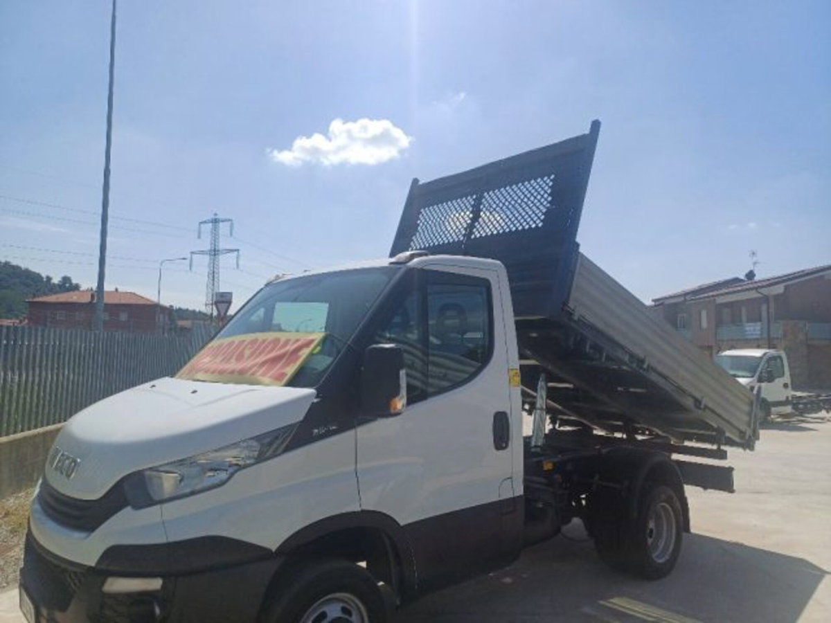 Iveco Daily Telaio 35C12 2.3 Hpi PLM-RG Cabinato (2)