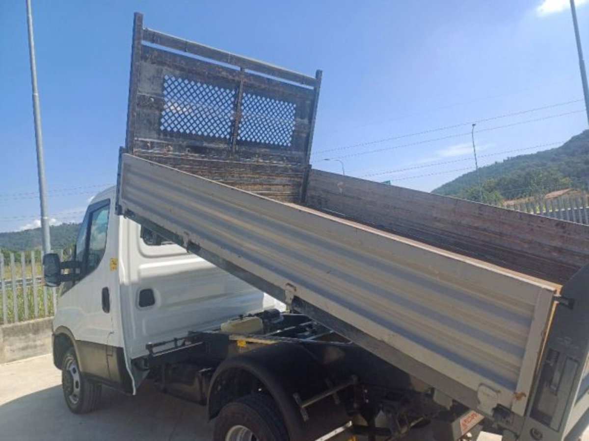 Iveco Daily Telaio 35C12 2.3 Hpi PLM-RG Cabinato (3)