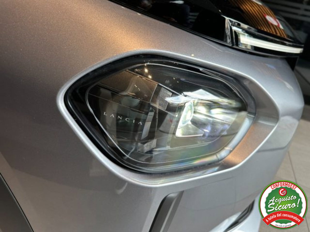 Lancia Ypsilon 1.2 mhev 110cv e-dct (17)